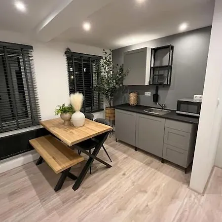 Lägenhet Gezellig Appartement, Gerenoveerd Eind 2022 *