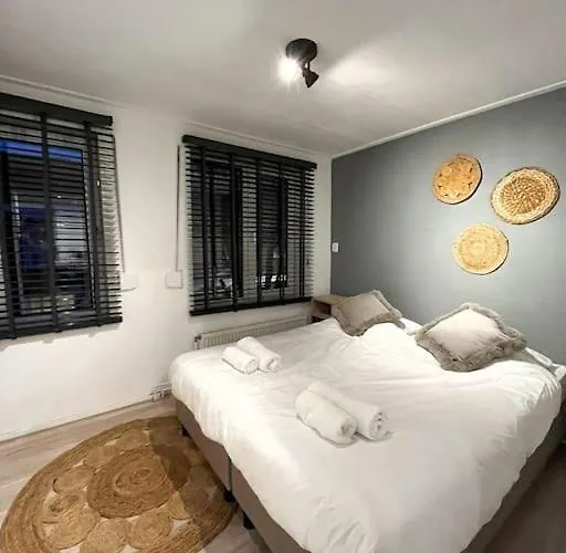 Apartament Gezellig Appartement, Gerenoveerd Eind 2022 *